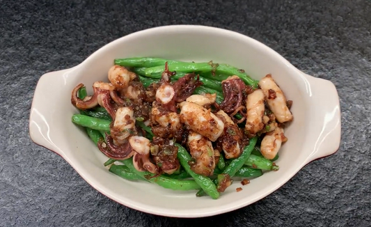 Stir-fried Squid and String Beans with Black Bean Sauce